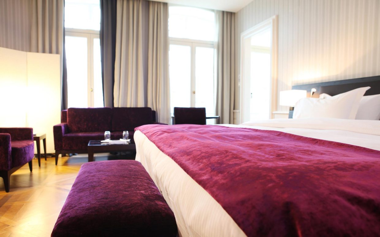 revslide-hotel-ettenheim-chambre02-01.jpg